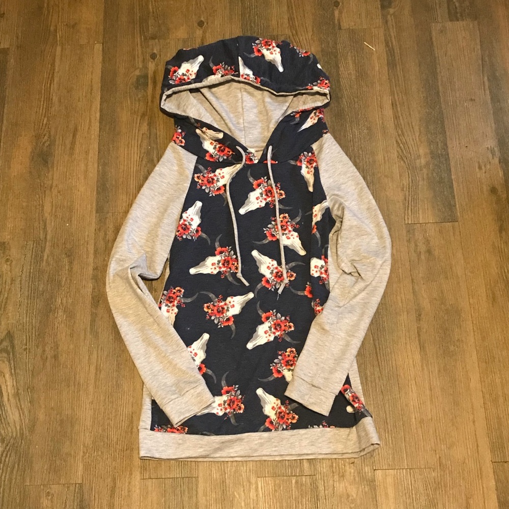 Super Cute steer skull hoodie